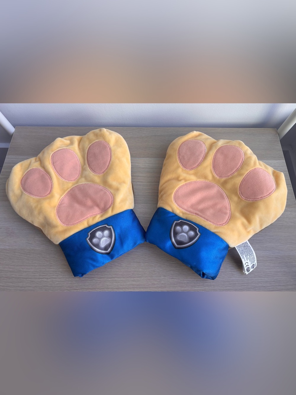 PAW PATROL | Spin Master Paw Patrol Movie Chase Plush Paws Costume w/10 Sounds
